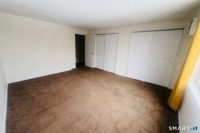 Building Photo - 11 King Arthur Dr