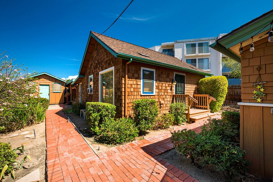 Primary Photo - 4979 Randlett Dr