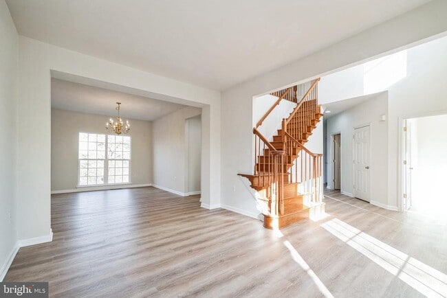 Building Photo - 215 Kemper Ct