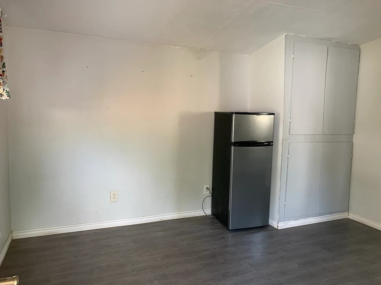 Building Photo - 3502 Ivandell Ave