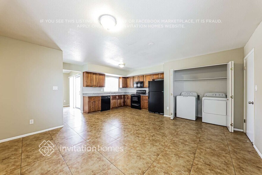 Building Photo - 6116 W Evans Dr