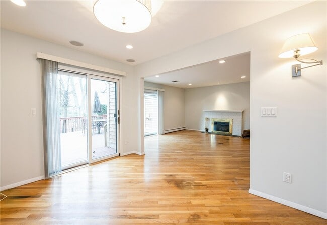 Building Photo - 99 Brush Hollow Close