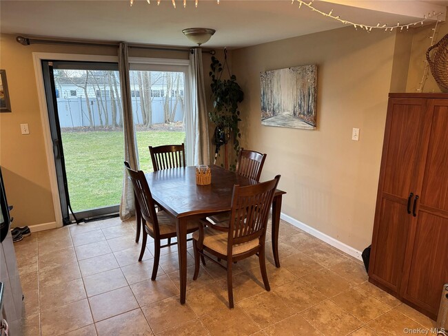 Building Photo - 58 Floyd Pl