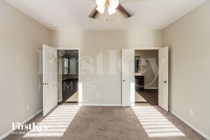 Building Photo - 2201 Windy Grove Dr