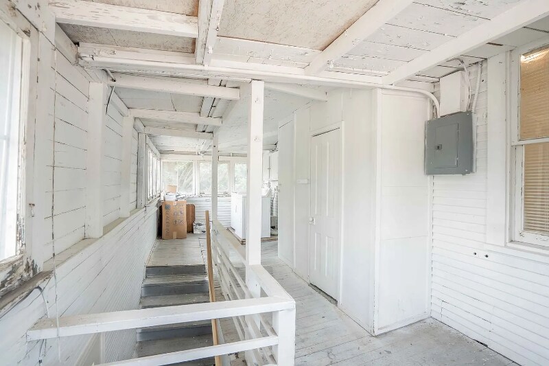 Building Photo - 1315 S Carson Ave