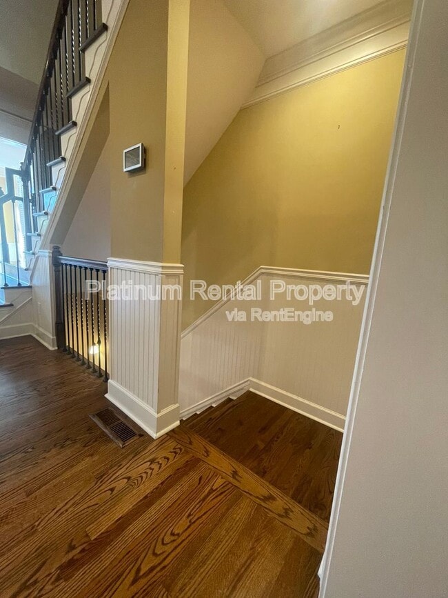 Building Photo - 1460 Wembley Ct NE
