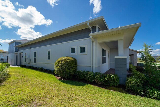 Building Photo - Nice 3/2.5 Bath Home with Bonus Room and 2...