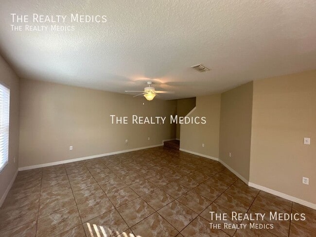 Building Photo - 272 Carina Cir