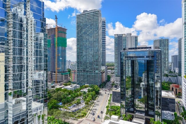 Building Photo - 1200 Brickell Bay Dr