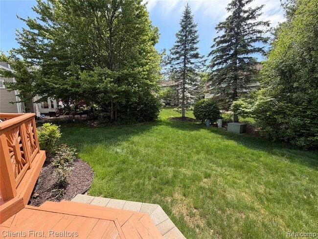 Building Photo - 7043 Foxridge Dr
