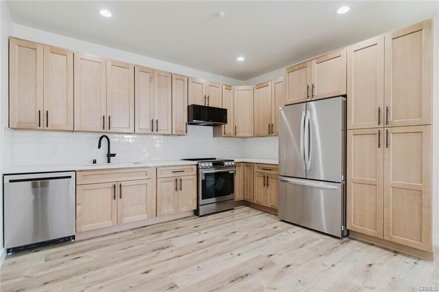 Building Photo - 5732 Willowcrest Ave