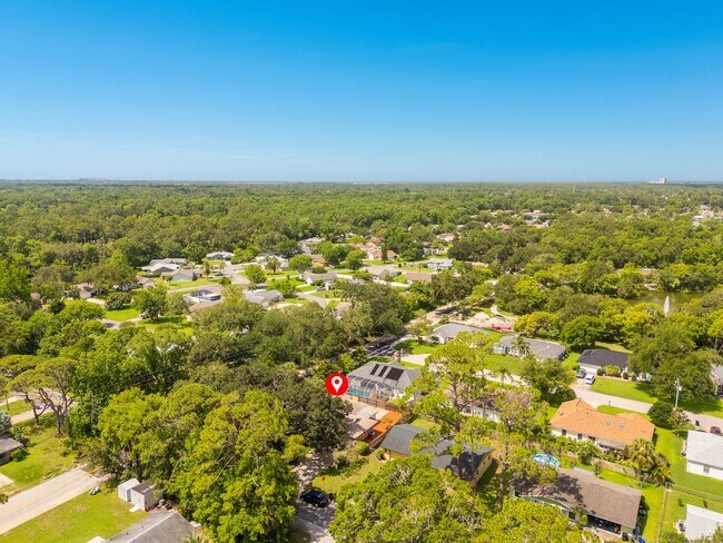 Building Photo - Convenient, Updated, and Plenty of Room fo...