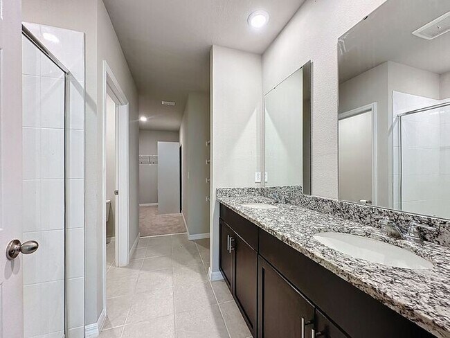 Building Photo - Wonderful like new and pet friendly home in Winter Haven