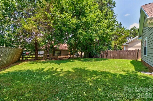 Building Photo - 155 Green Dragon Ct