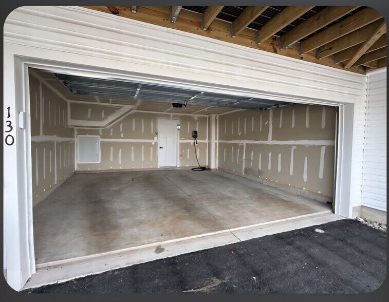 Building Photo - 130 Arcadia Wy