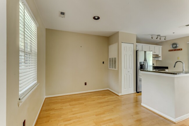 Building Photo - 501 Olmsted Park Pl