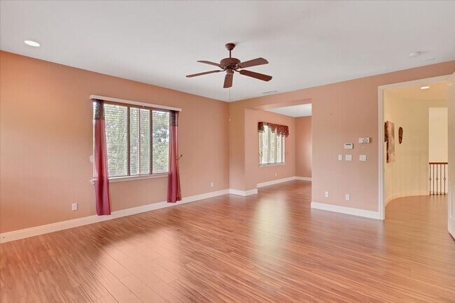 Building Photo - 208 Otter Glen Ct
