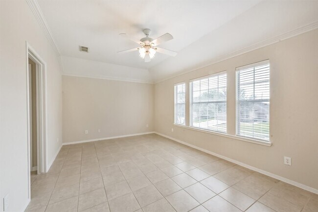 Building Photo - 2601 Hewn Rock Way