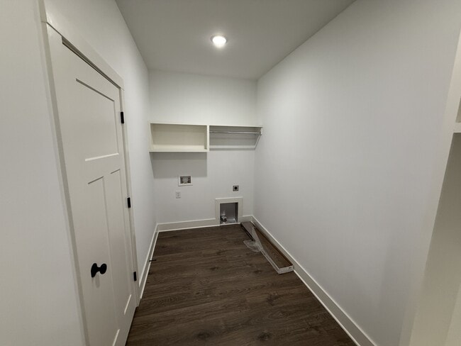 Building Photo - 1009 W Main St