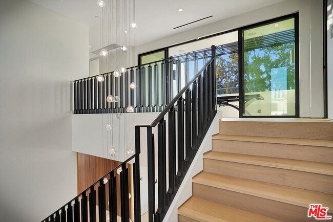 Building Photo - 6687 Colgate Ave