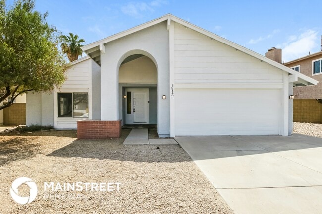 Building Photo - 1813 E Alta Vista Rd