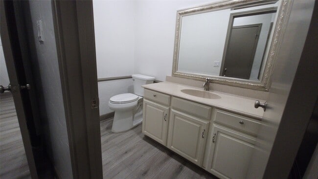 Building Photo - 2400 N Braeswood Blvd