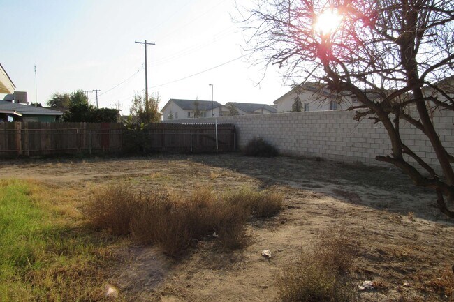 Building Photo - Beautiful NW Home!
