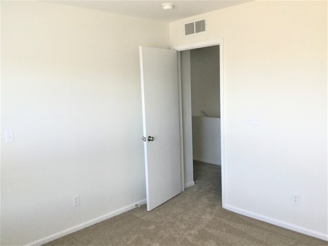 Building Photo - 5552 N Genoa St