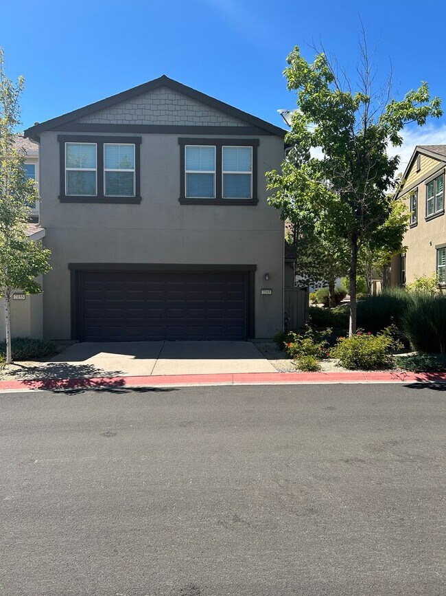 Building Photo - **READY FOR MOVE IN** Somersett Townhome