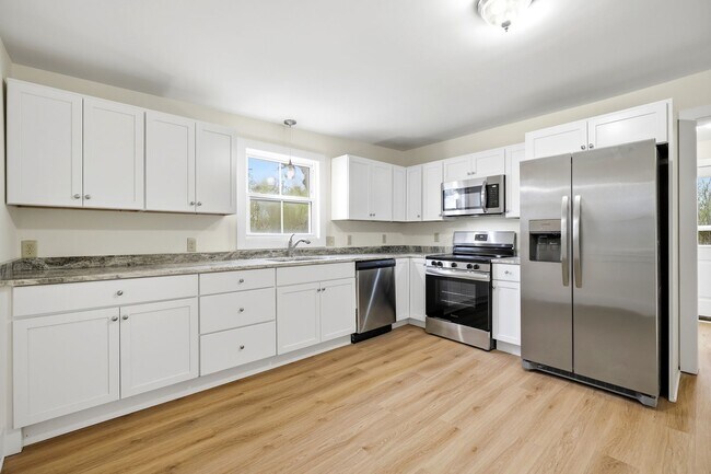 Building Photo - 1839 Spring Hill Rd