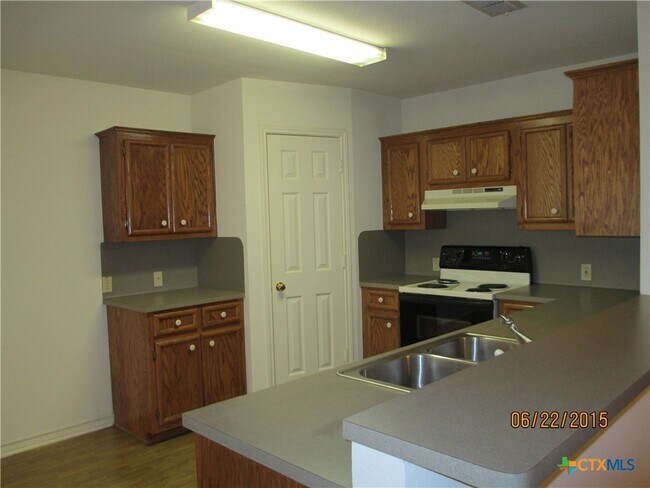 Building Photo - 110 Jocelyn Cir