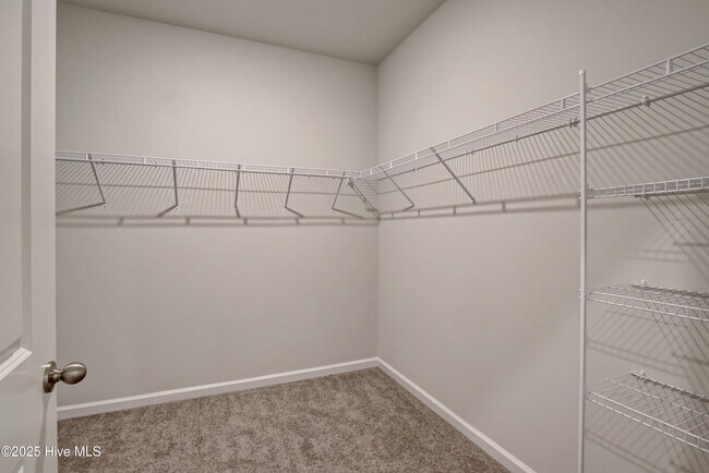 Building Photo - 1329 Clendon Cir