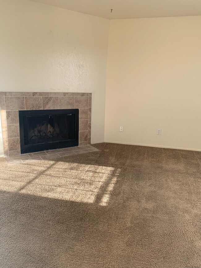 Building Photo - 1011 Meadowlark Ct SE