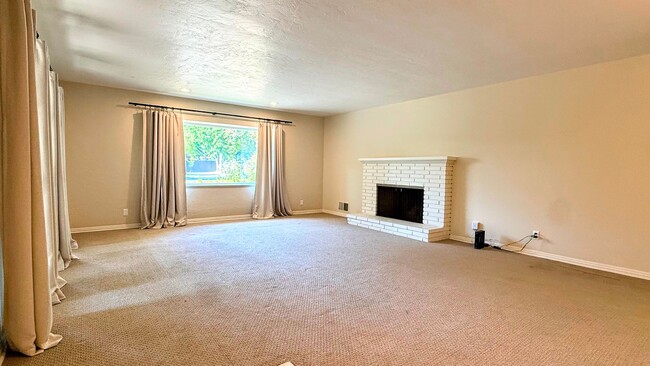 Building Photo - 3BD/2BA Willow Glen Single-Family Home with Spacious Layout