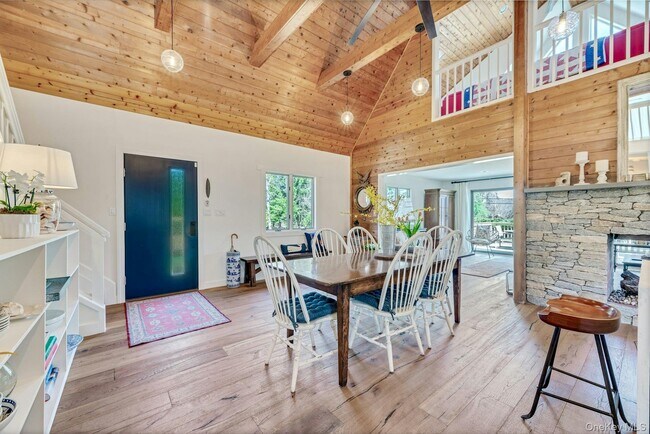 Building Photo - 25 Miami Ave