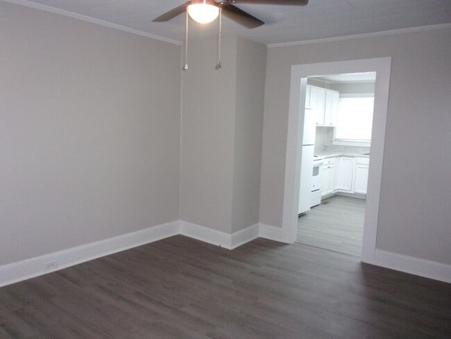 Building Photo - Renovated 2 Bedroom 1 1/2 Bath Townhome - ...