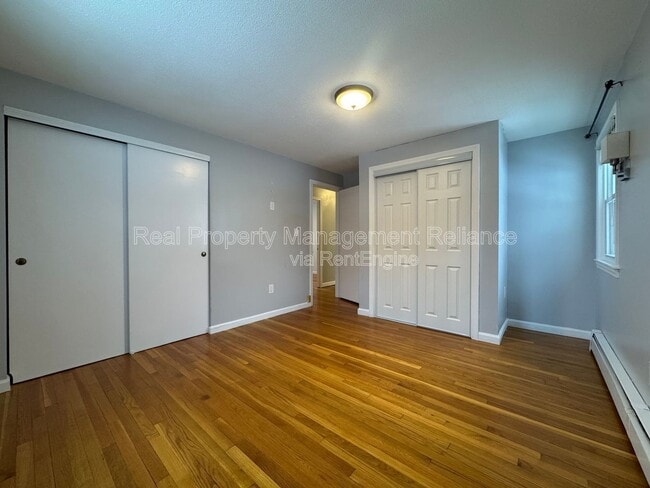 Building Photo - 30 Gables Cir