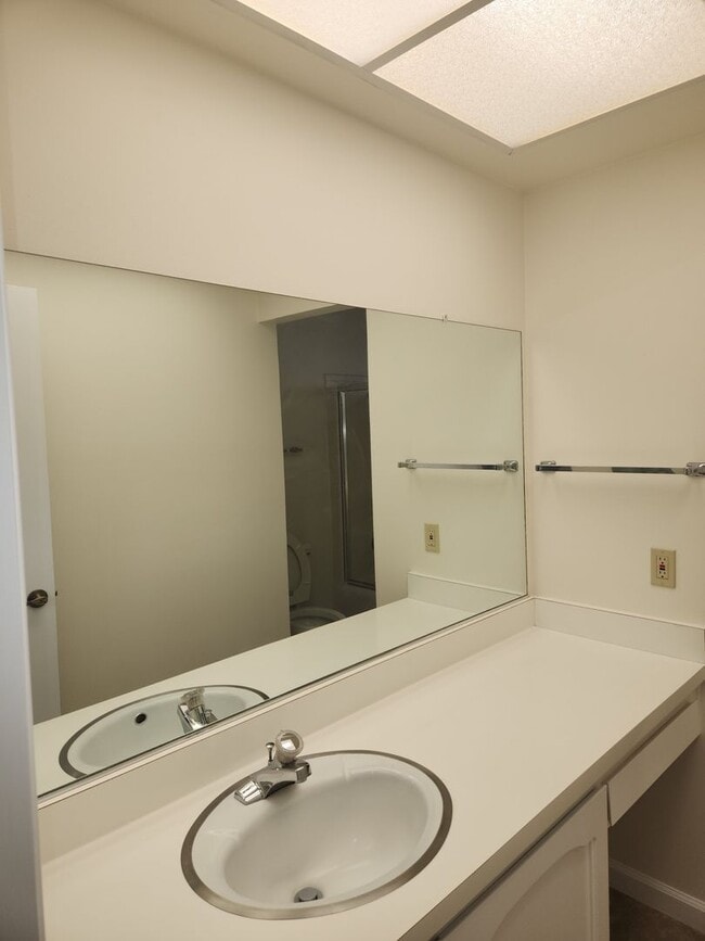 Building Photo - Lovely Home in Oakmont 55+ community