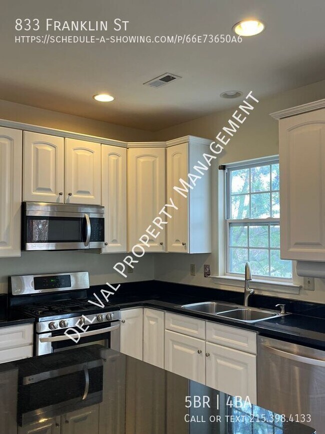 Building Photo - 833 Franklin St