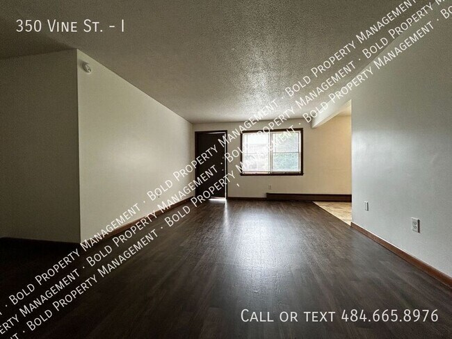 Building Photo - 350 Vine St