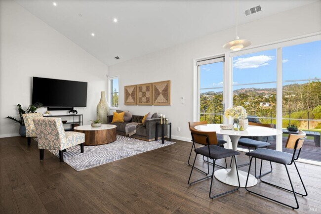 Building Photo - 987 Mark West Springs Rd