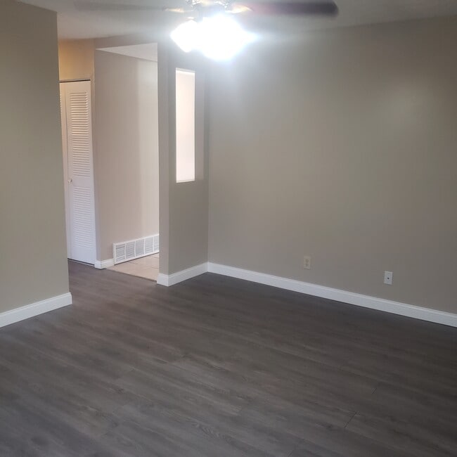 Building Photo - 4608 Aral Dr