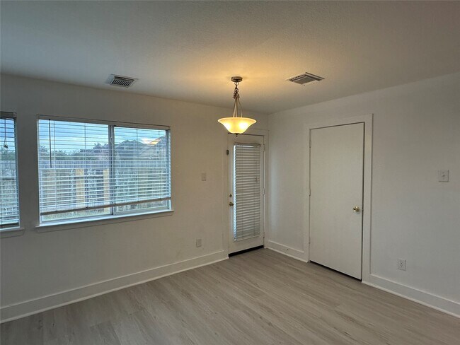 Building Photo - 7430 Rabbit Ridge