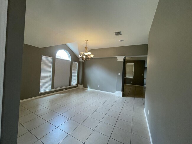 Building Photo - 6721 Dungeoness Dr