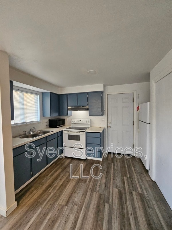 Building Photo - 624 E Hawaii Ave