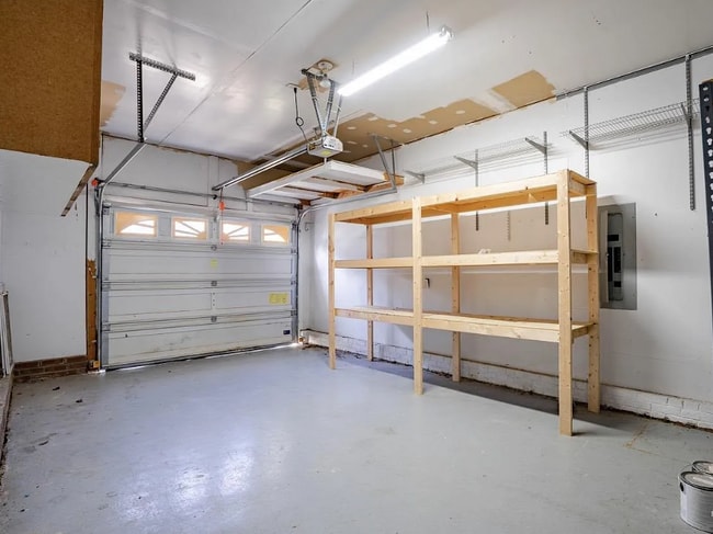 Building Photo - 9 Casabelle Ct