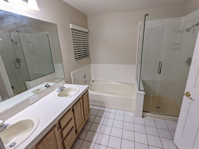 Building Photo - 7613 Sea Wind Dr