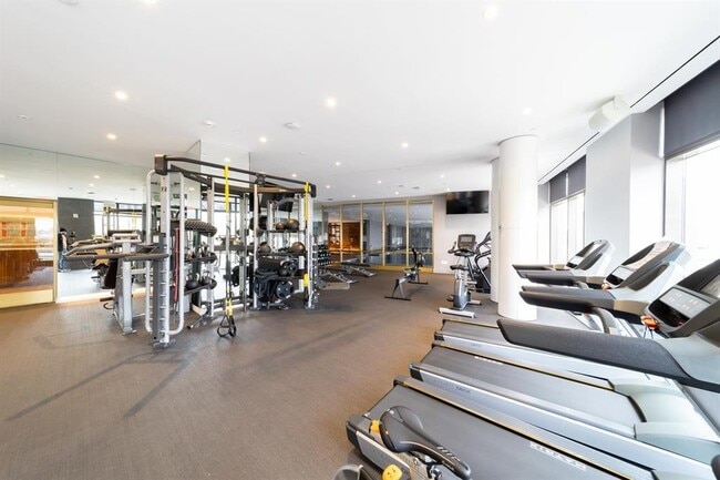 Building Photo - 75 Park Ln S