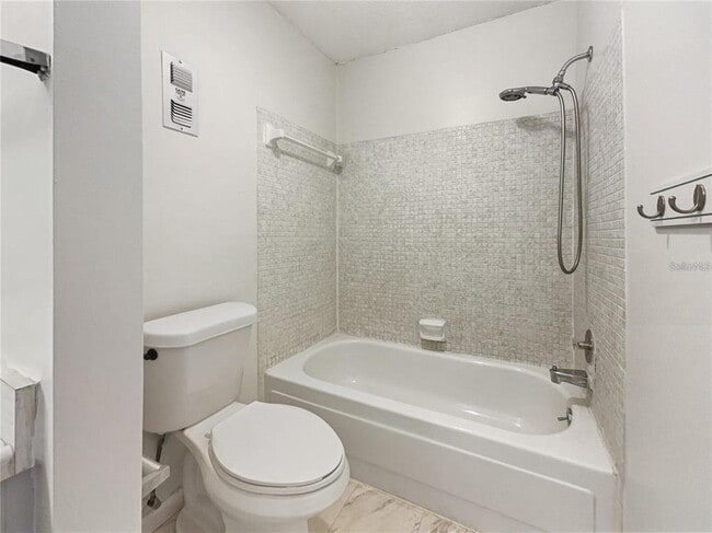 Building Photo - 524 Orange Dr