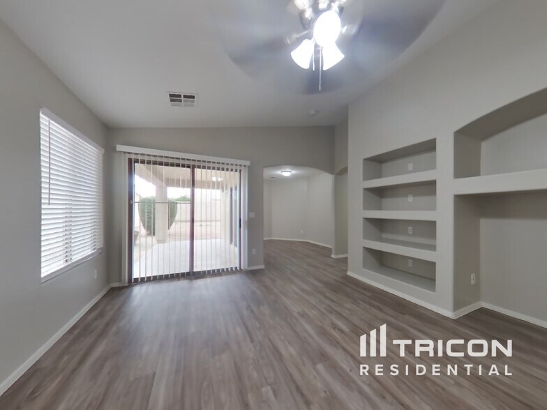 Building Photo - 44181 W Lindgren Dr
